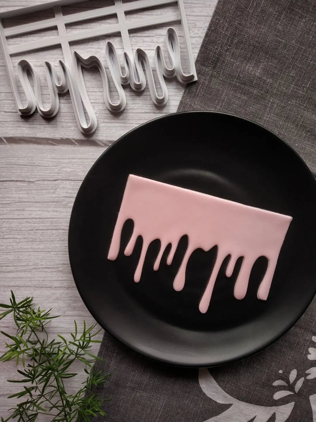 Drips Fondant Cutter