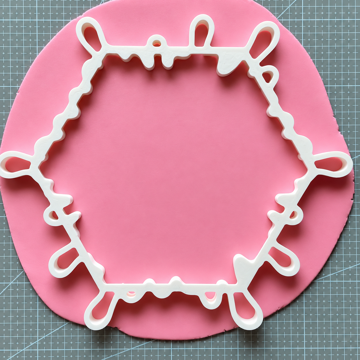Drips Circle Fondant Cutter